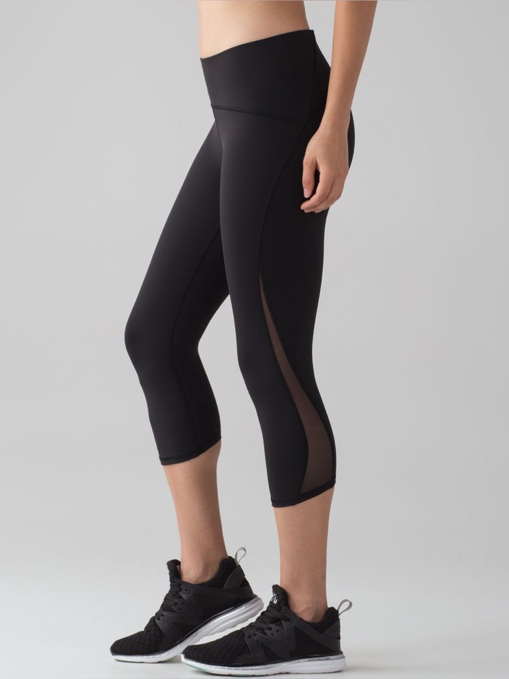 Lululemon Train Times Crop black size 8